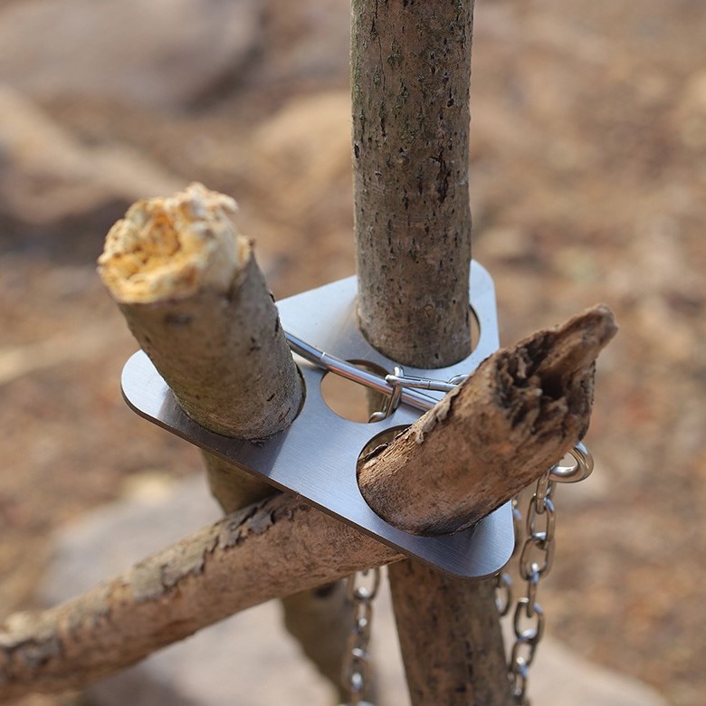 Camping Cooking Hardware - Treppiede da Campeggio in Acciaio Inox,