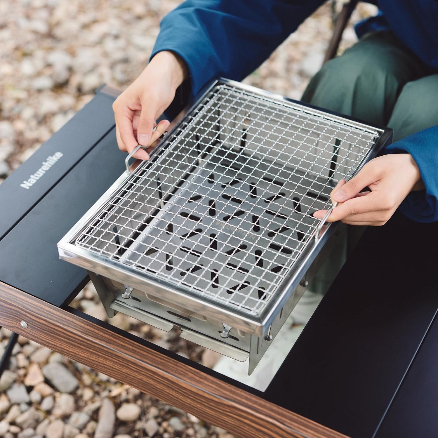 Griglia a carbone da campeggio - Camping Cooking Table recensione e prezzo